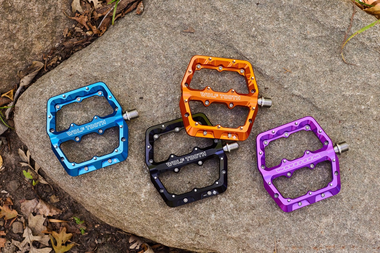 WTC Waveform Pedal colors