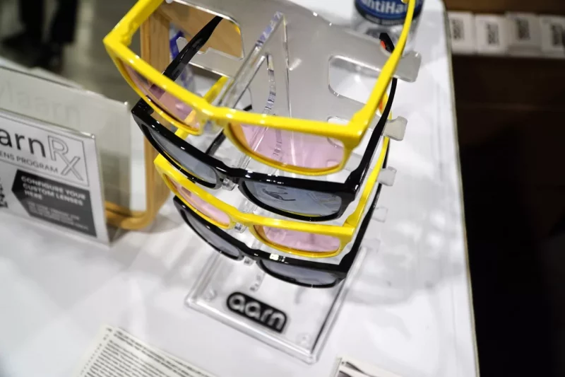 AARN Nylaarn Sunglasses black and yellow