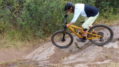 ABUS MoDrop QUIN Smart MTB Helmet Sends Crash Notifications & Tracks Ride Data | Review