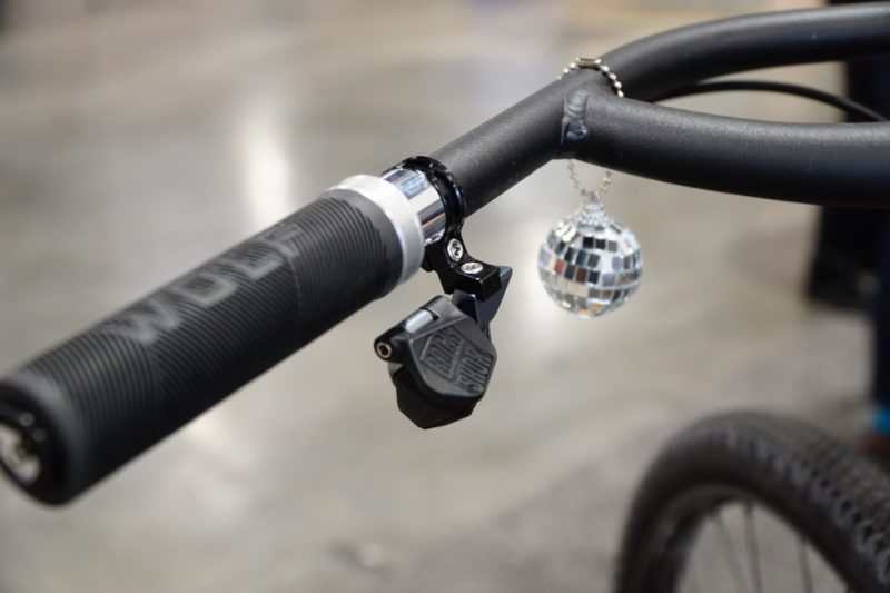 BenevoleBenevolent Cycles dropper post remotent Cycles disco ball