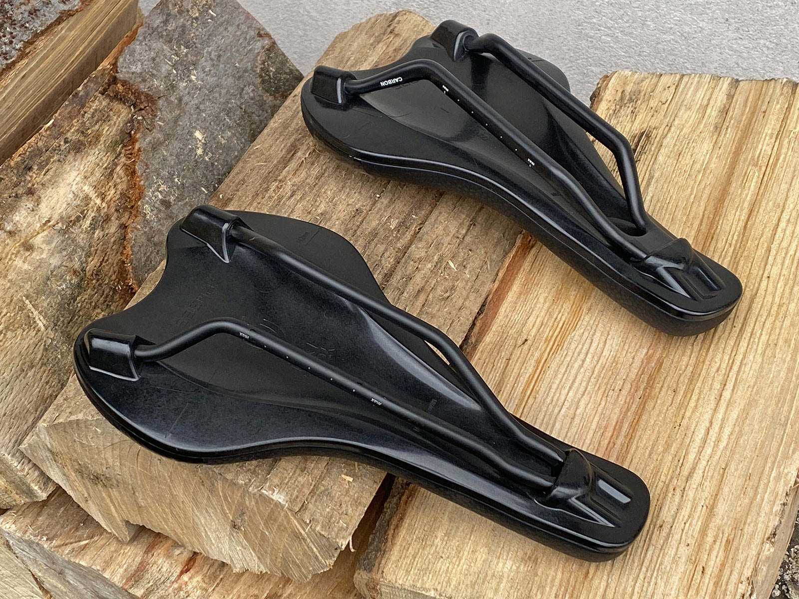 BikeYoke Sagma Lite lightweight, damped conventional rail saddles