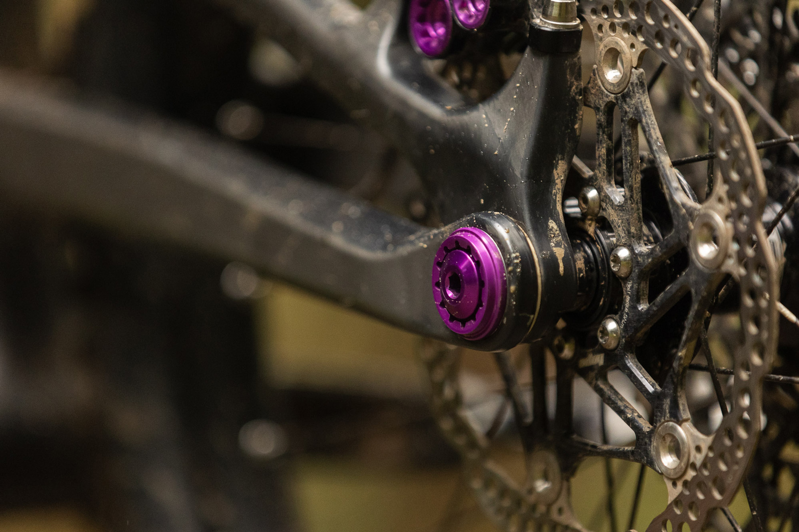 Hope HB916 Maximum rear rotor size 200mm boost spacing rear end pivot concentric to rear axle isolates braking forces