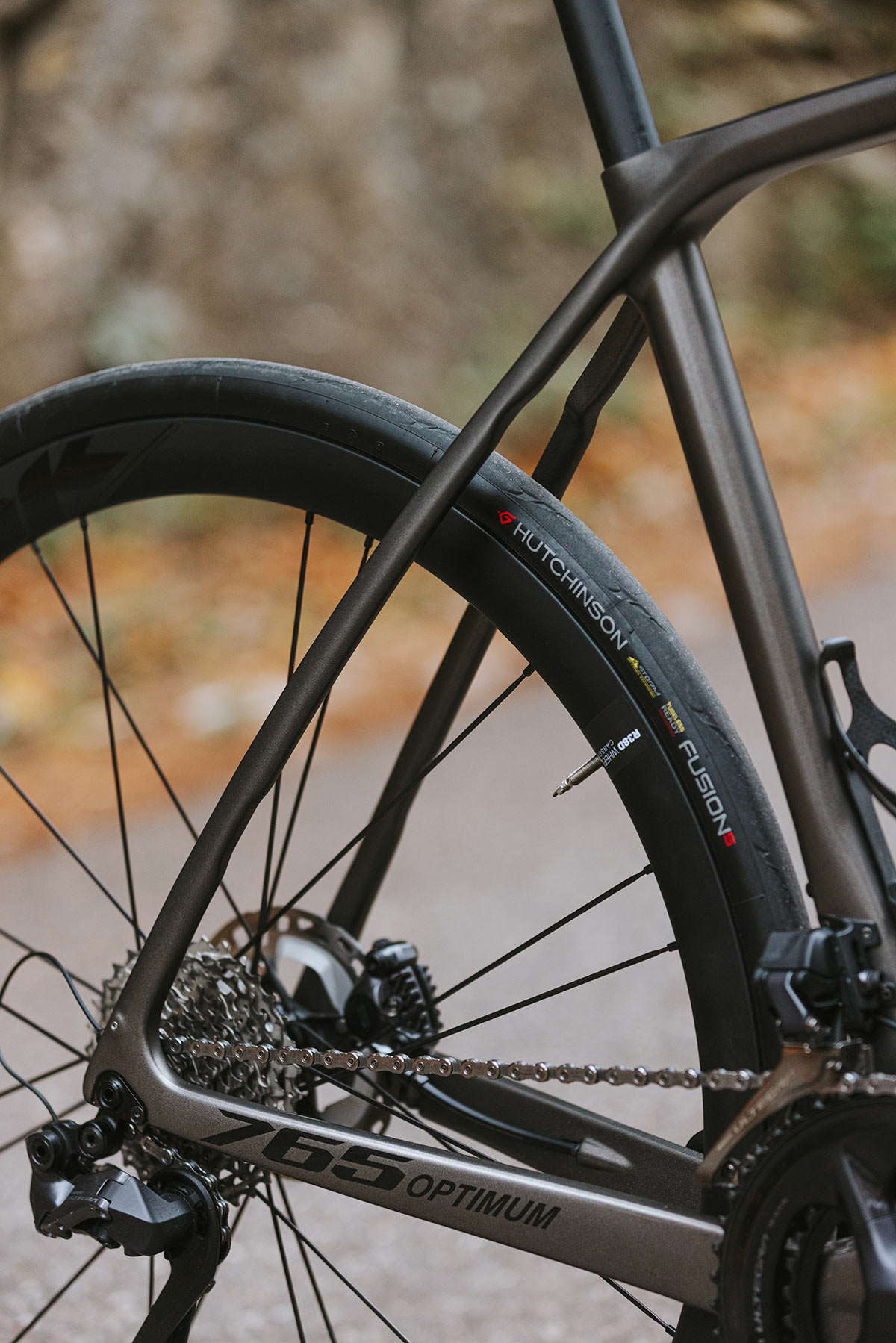 look 765 optimum endurance road bike closeup on rear