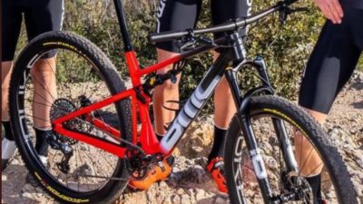 Spotted: Is This a New XC Suspension Fork & Shock From Ohlins?