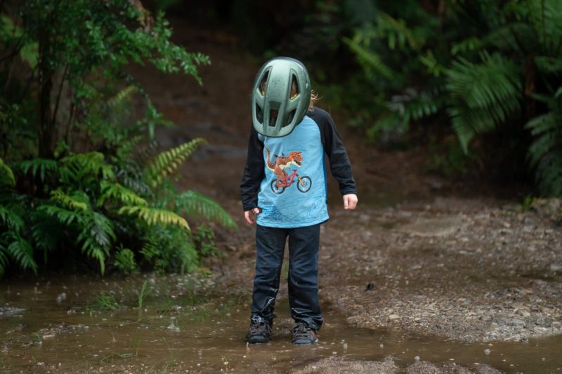 KRS Windproof Kids MTB Jersey dino standing in water