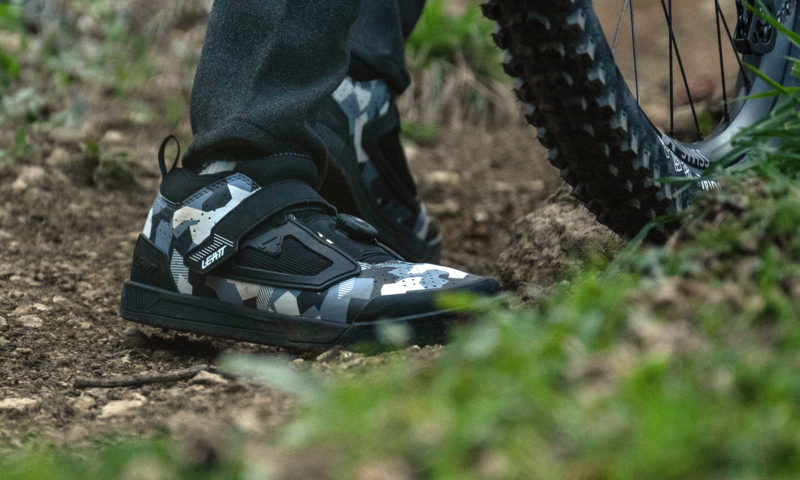 Leatt MTB 4.0 Flat Pro shoes review, trailside