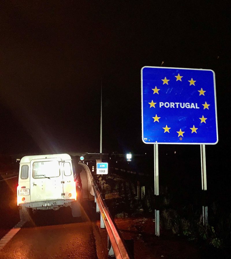 Welcome to Portugal sign