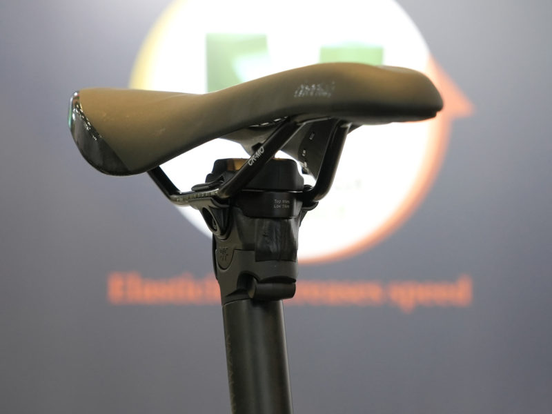 VAZALAB seatpost with elastomer damper