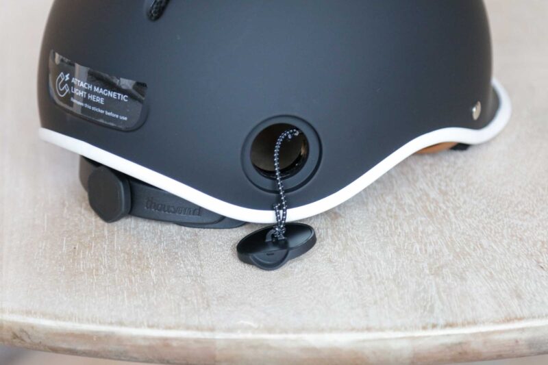 Thousand Heritage 2.0 helmet poplock out