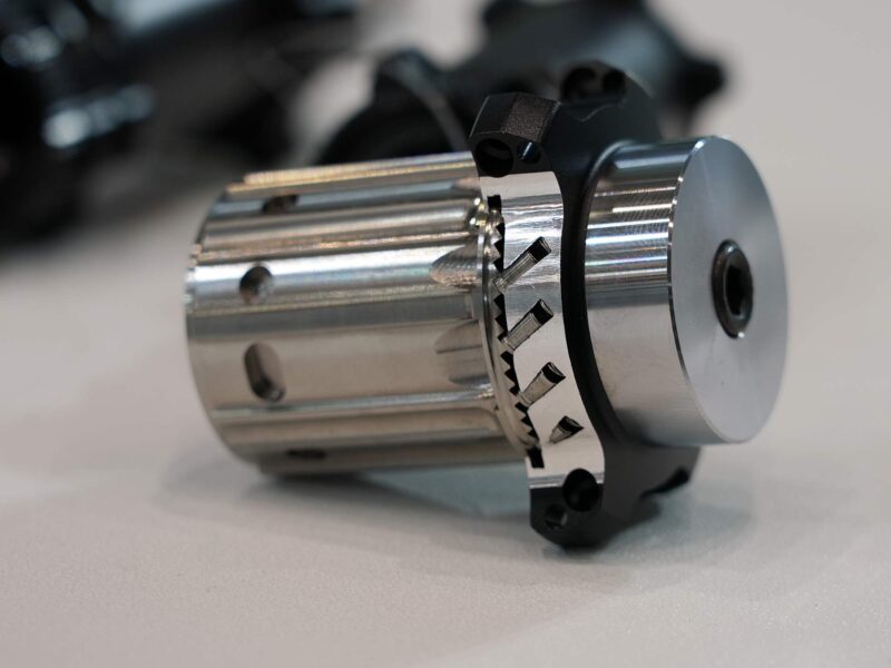 cutaway view of weiting SFE hubs with floating pins instead of ratchet pawls