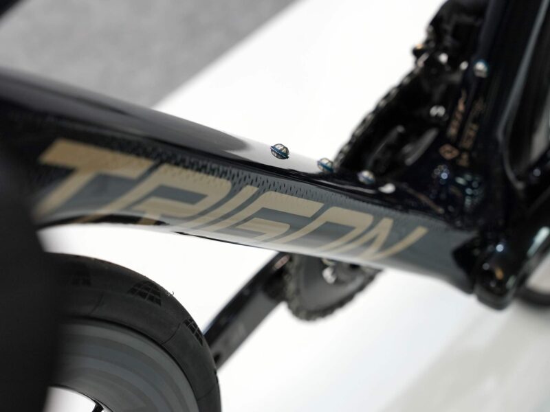 Trigon AR01 aero road bike with speed dimples