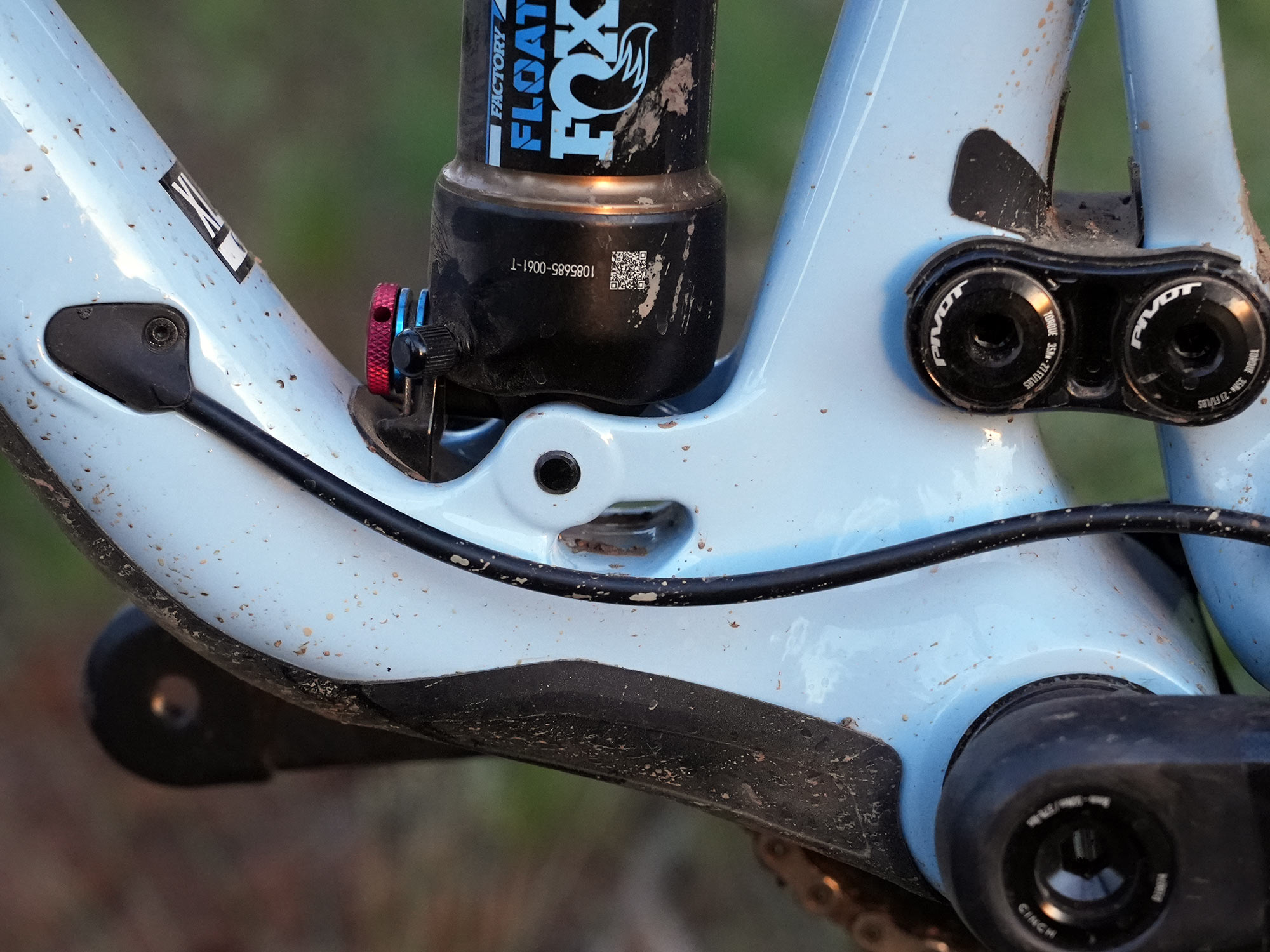 closeup details of 2023 pivot mach 4sl xc mountain bike