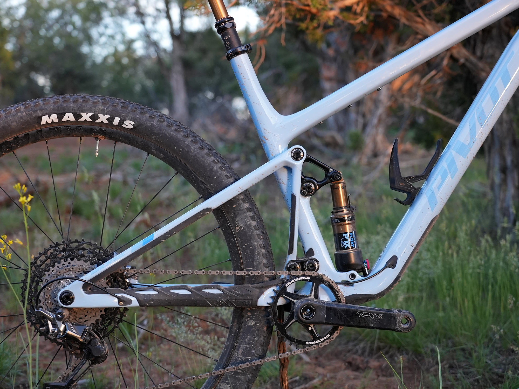 closeup details of 2023 pivot mach 4sl xc mountain bike