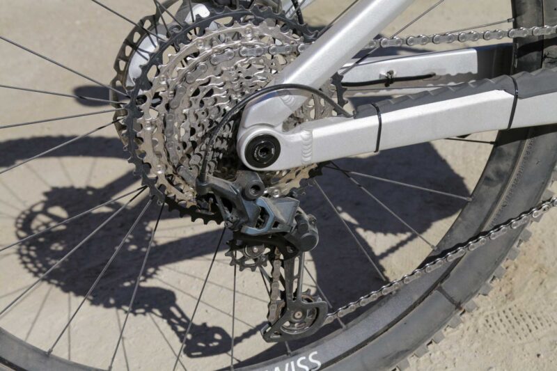 Salsa Notch eMTB prototype split pivot
