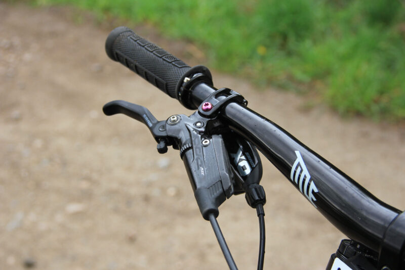 trek session dh bike hattie harnden bike check sram code rsc brakes