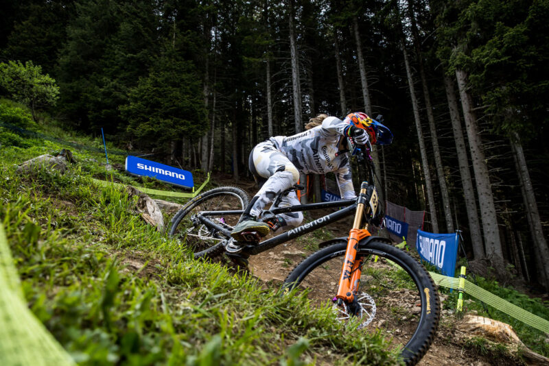 rachel atherton 2023 world cup downhill lenzerheide am200 m dh bike