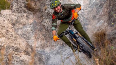 Endura’s New MT500 Burner Lite Pants & Jersey Offer Breathable Full Body Coverage