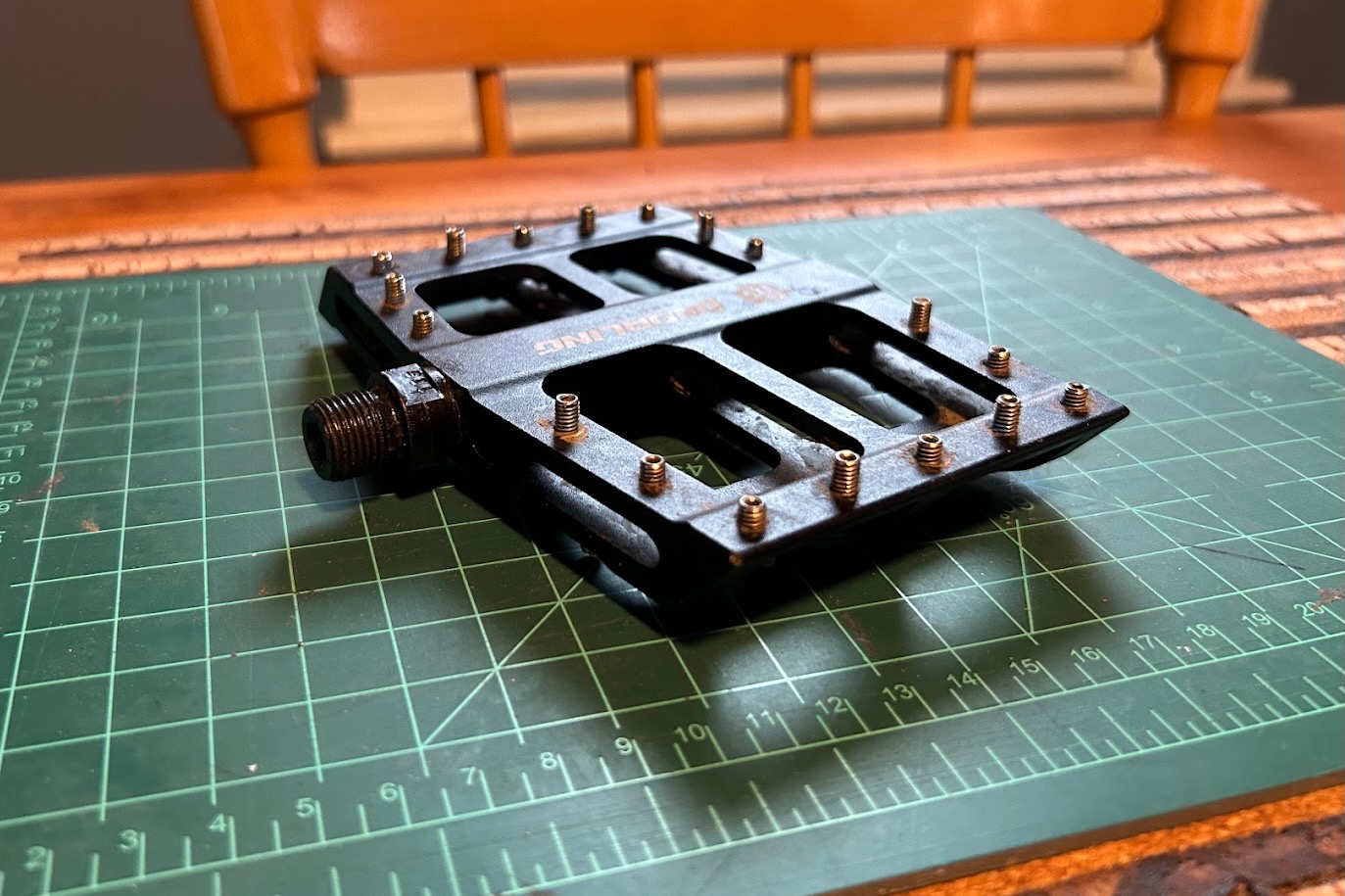Pedaling Innovations Catalyst mountain bike pedals pins