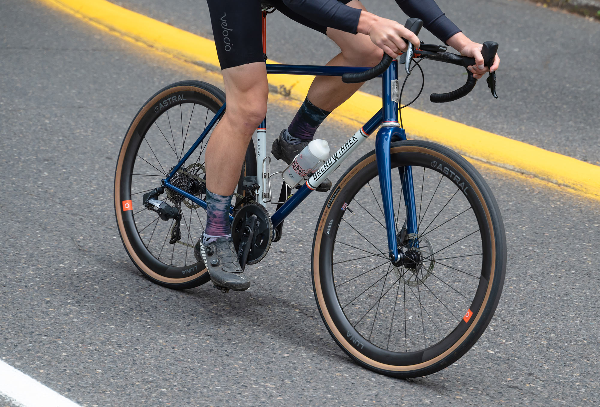 astral luna carbon all-road wheels