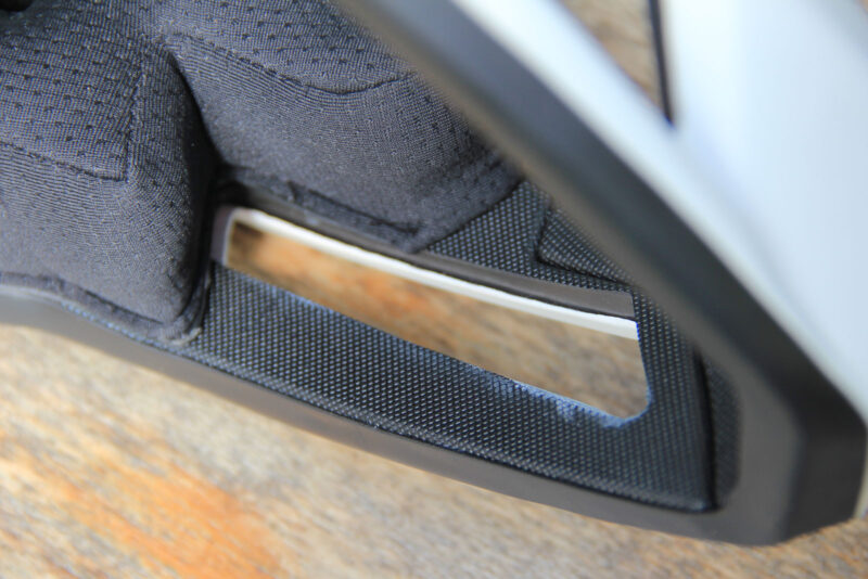 lazer cage kineticore review cheek pad placement