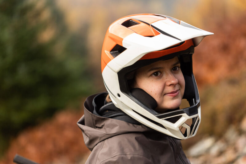lazer cage kineticore full face helmet review lightweight well ventilated