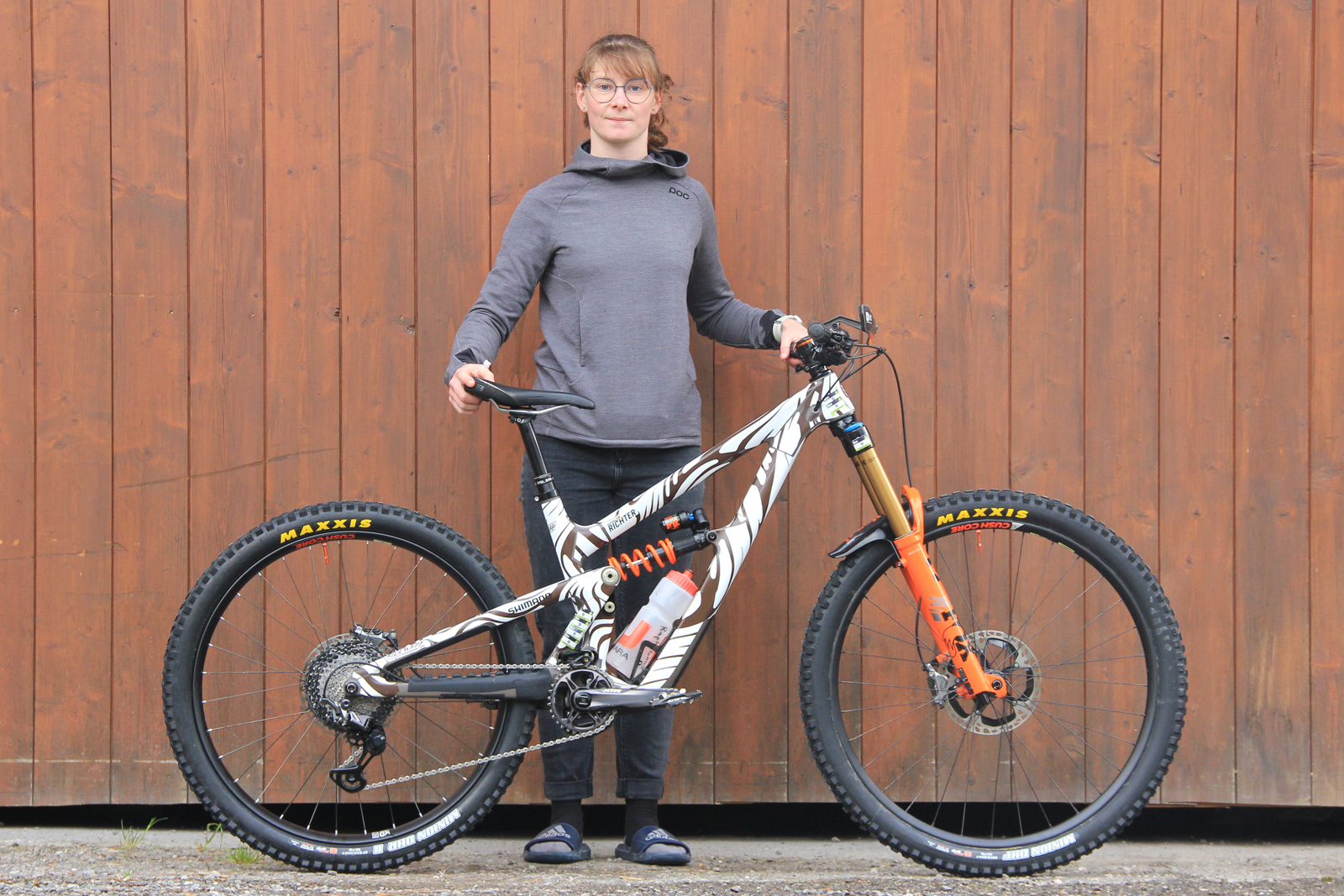 raphaela richter ibis enduro team hd6 pro bike check leogang austria