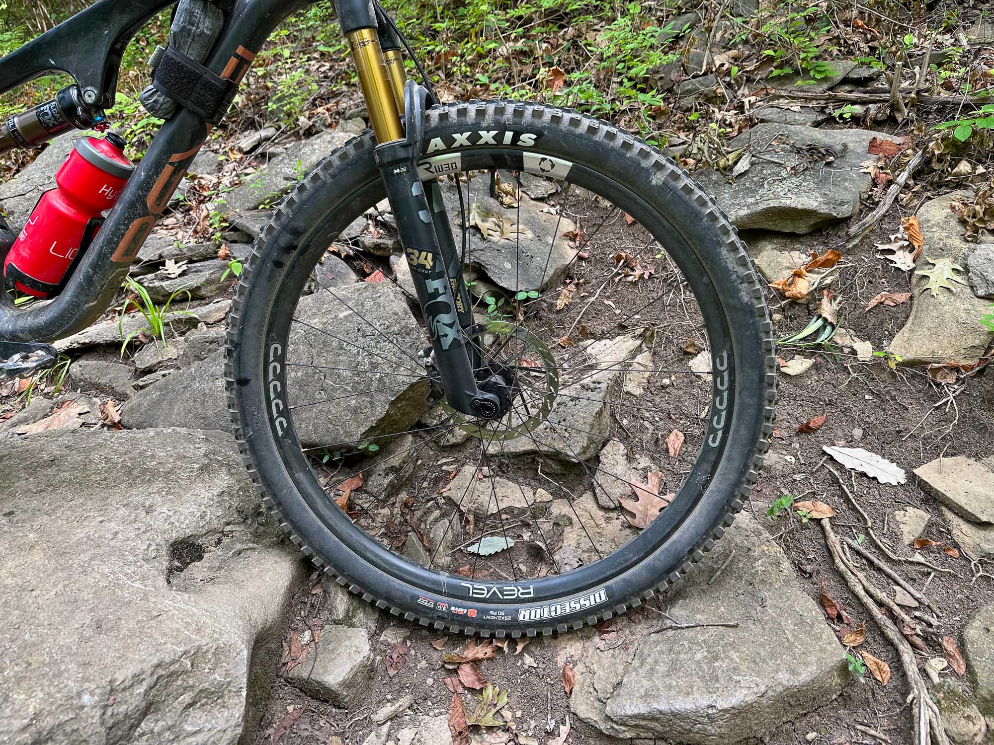 Revel Ranger V2 with RW30 carbon wheels