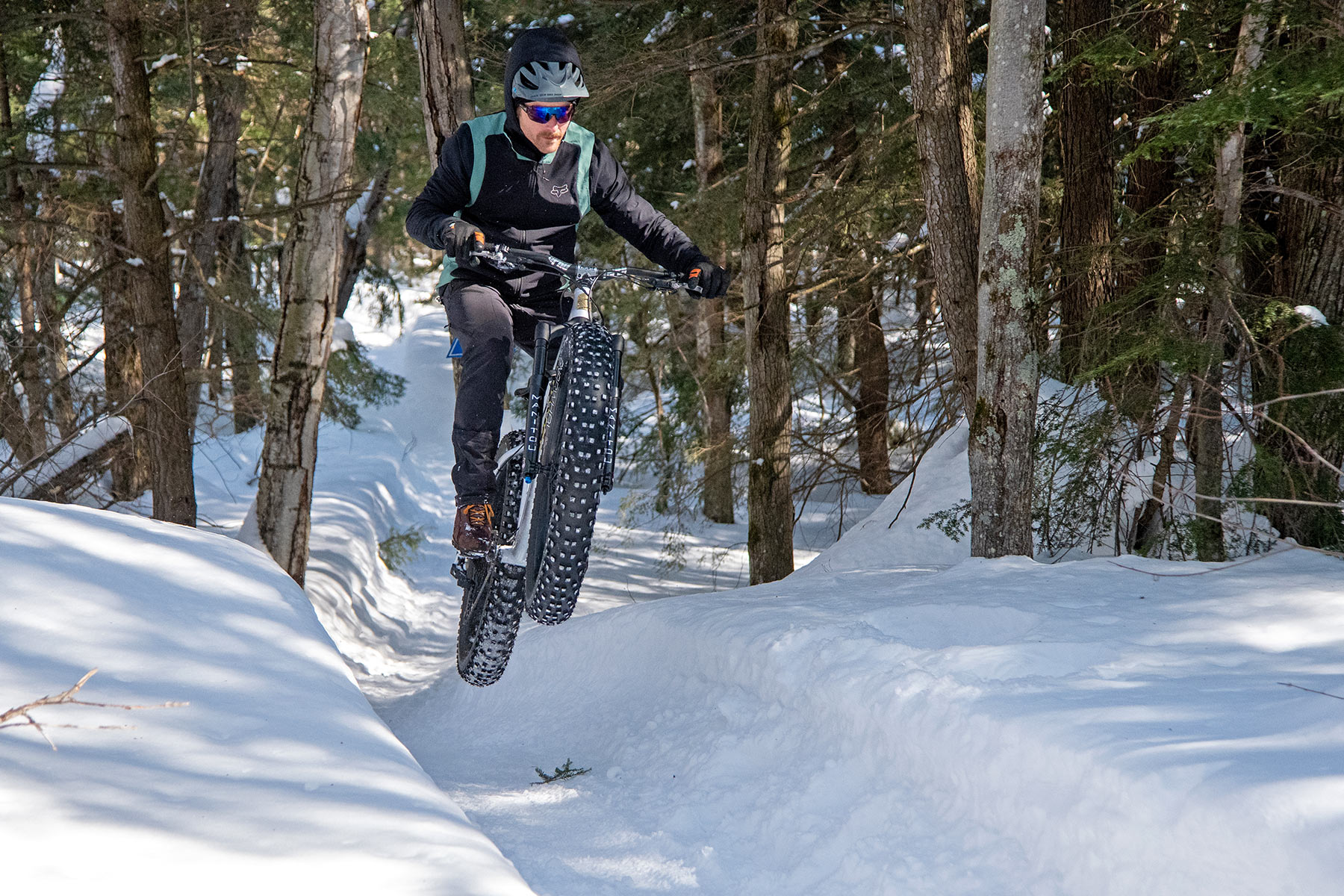 Manitou Mastodon lightweight fat bike suspension fork, snow airtime