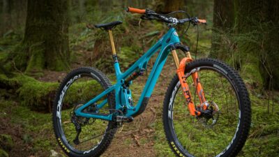 GIVEAWAY: Answer a short survey for a chance to win carbon handlebars, cranks, and wheels from Race Face