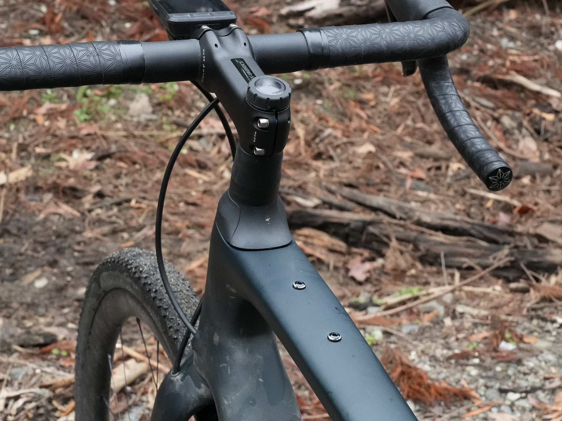 closeup details of specialized diverge str gravel bike