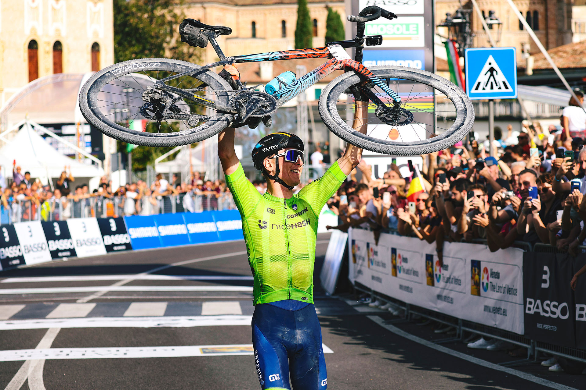 Matej Mohoric winning 2023 UCI Gravel World Championship on new Merida Silex gravel bike