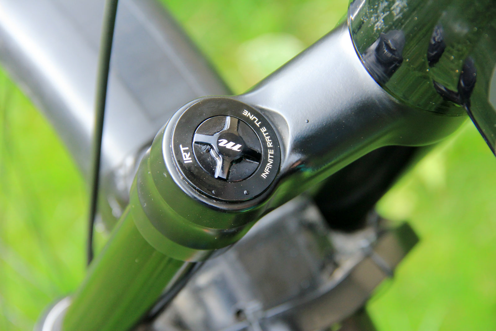 manitou mezzer pro review irt dorado air spring