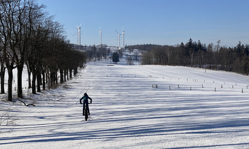 Borealis Crestone fatbike Review: benchmark lightweight carbon fat bike long-term test, off-piste