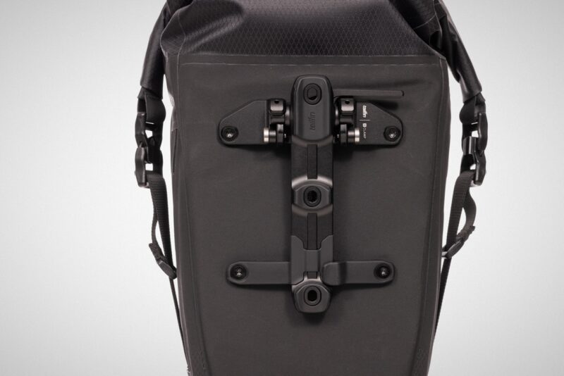 Tailfin fork pack mount