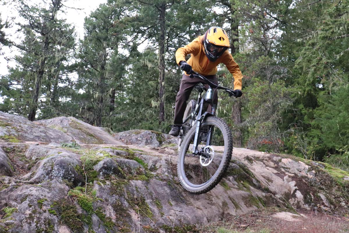 Leatt Gravity 6.0 helmet, SF, roll