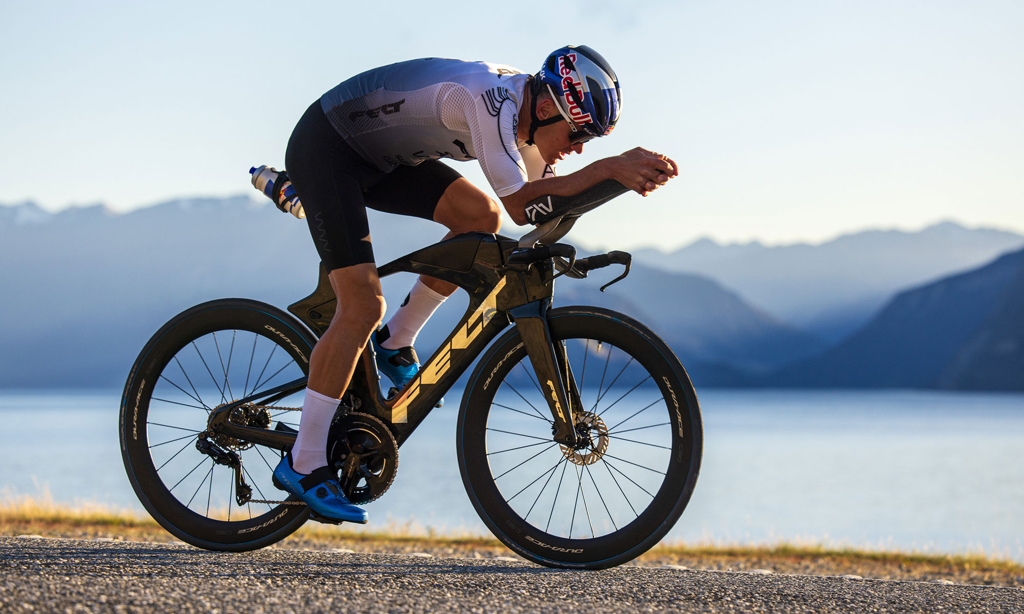 All-new Shimano S-Phyre TR9 triathlon shoes, Braden Currie tri riding