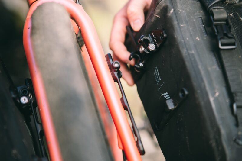 Tailfin fork pack mount