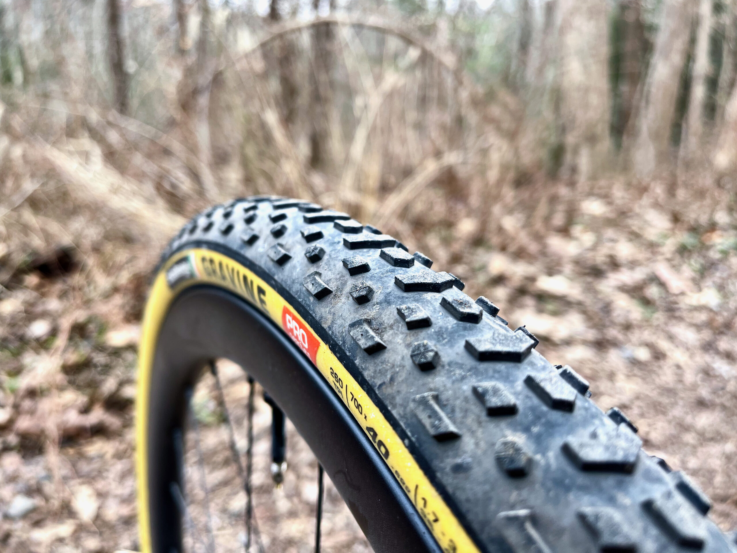 Challenge Gravine Gravel Tire close side knob