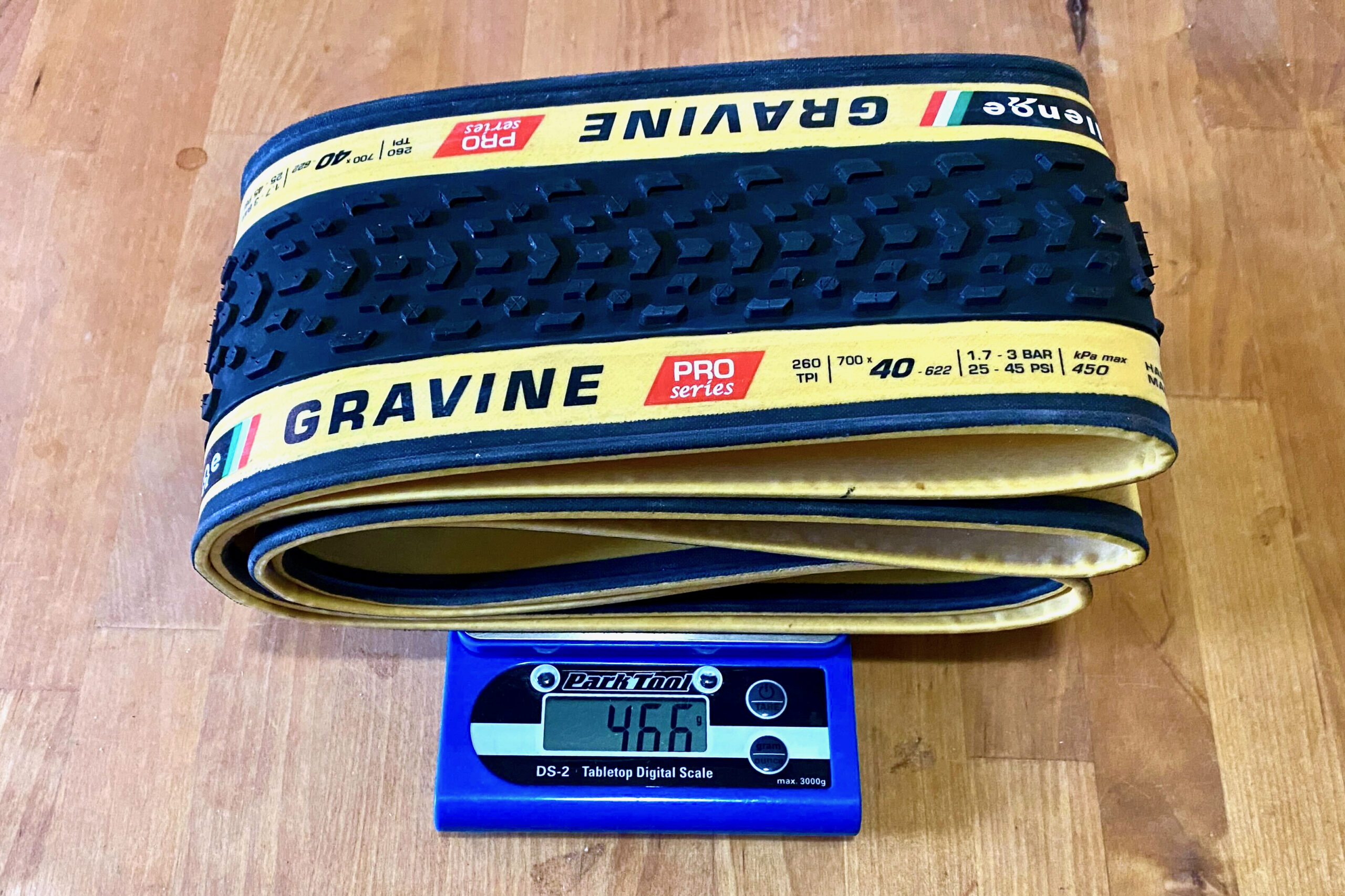 Challenge Gravine Gravel Tire weight