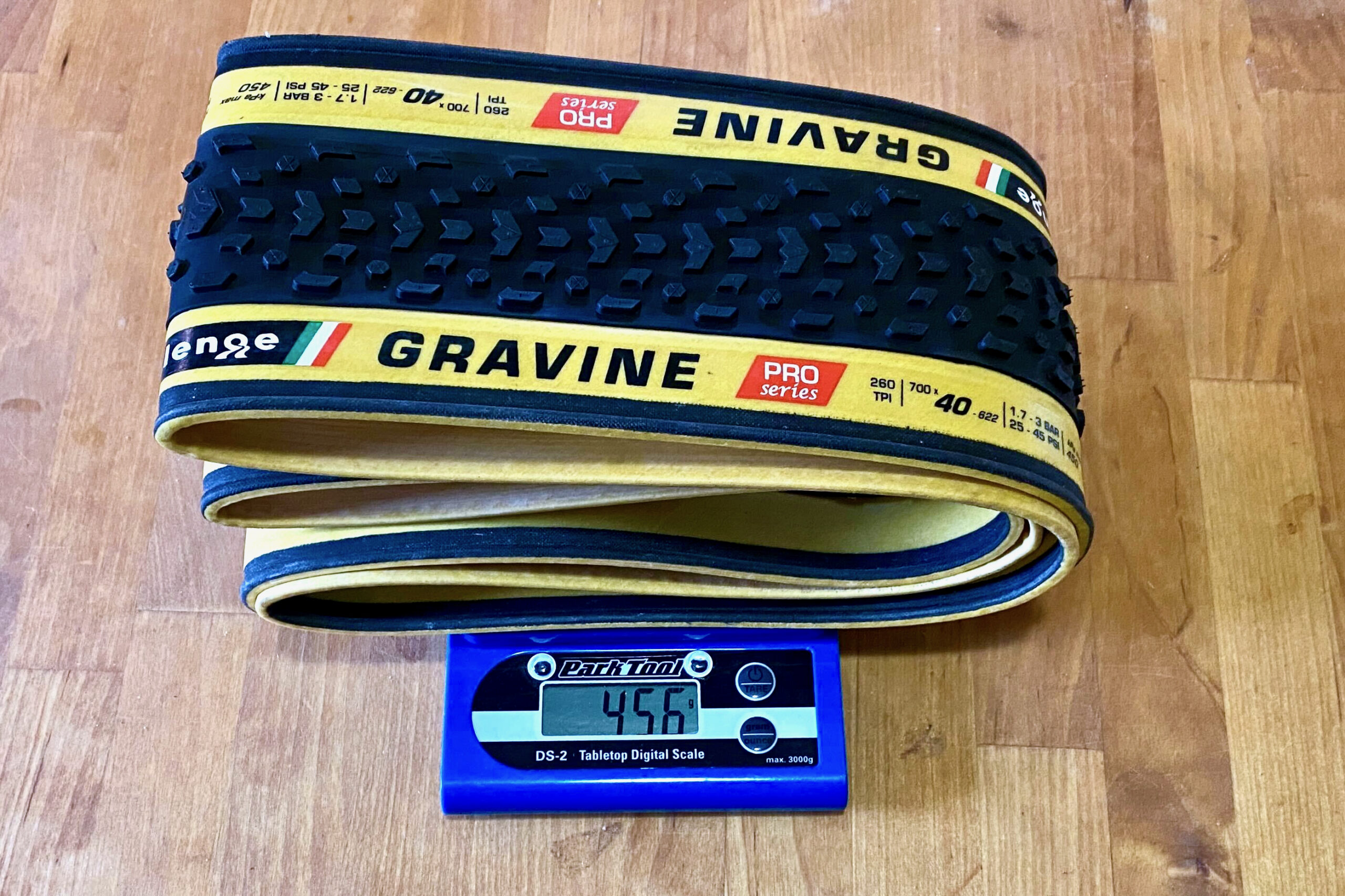 Challenge Gravine Gravel Tire weight