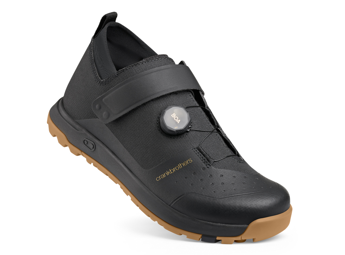Crankbrothers Mallet Trail BOA shoe, angle