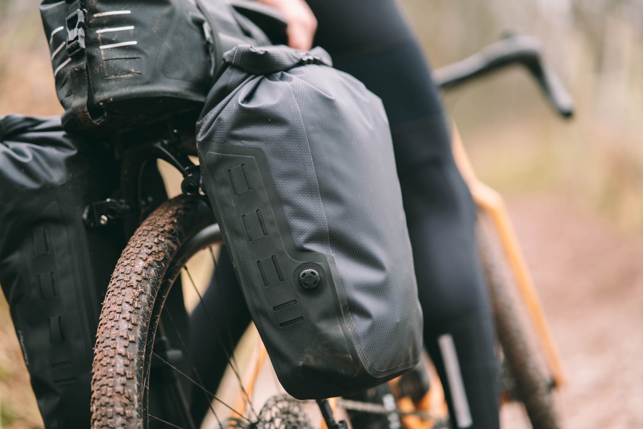 Tailfin 16-liter Pannier launch packed up