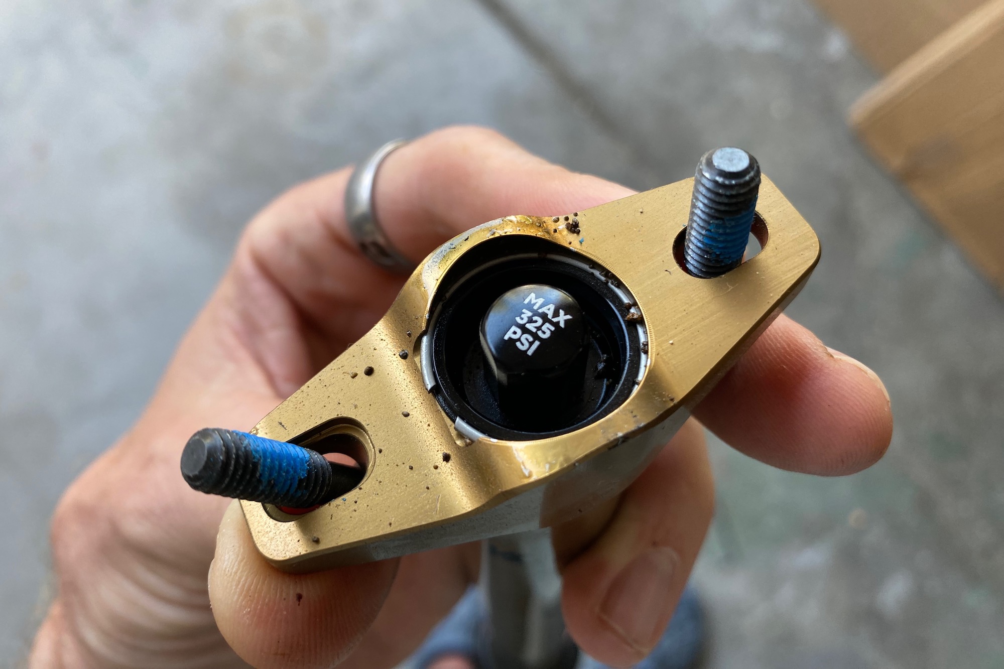 the air spring cap on the latest Fox Transfer Factory dropper