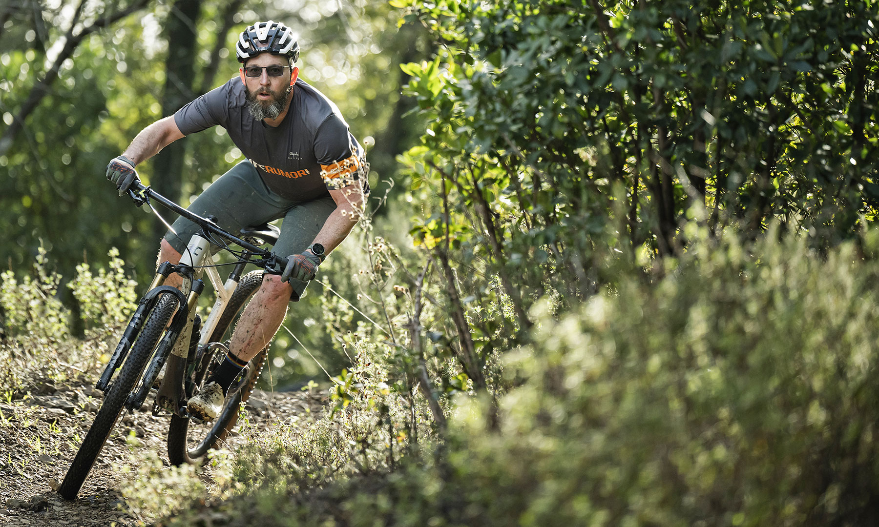 New Lee Cougan Crossfire Trail light 120mm carbon cross-country marathon MTB, Bike Connection Agency photo by Rupert Fowler, cornering