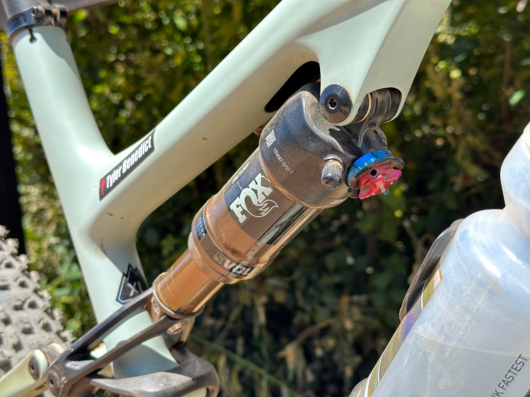 2024 epic 8 evo closeup on fox shock