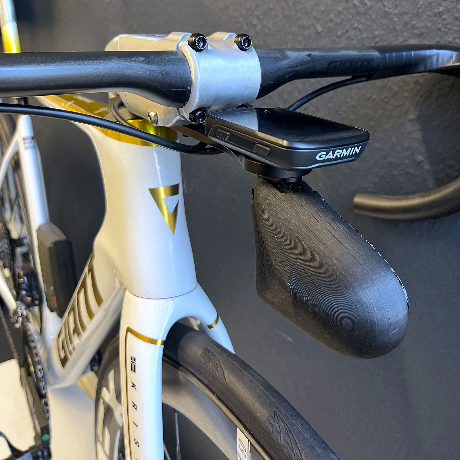 Body Rocket real-rime aerodynamic drag measurement working road bike prototype of Olympic World Triathlon champion Kristian Blummenfelt, air speed pod