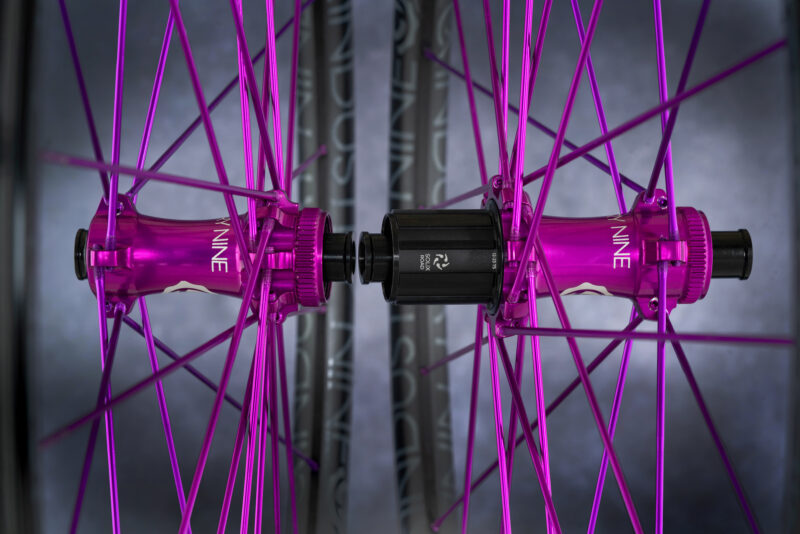 I9 GRCX SOLiX Purple Hubs Detail