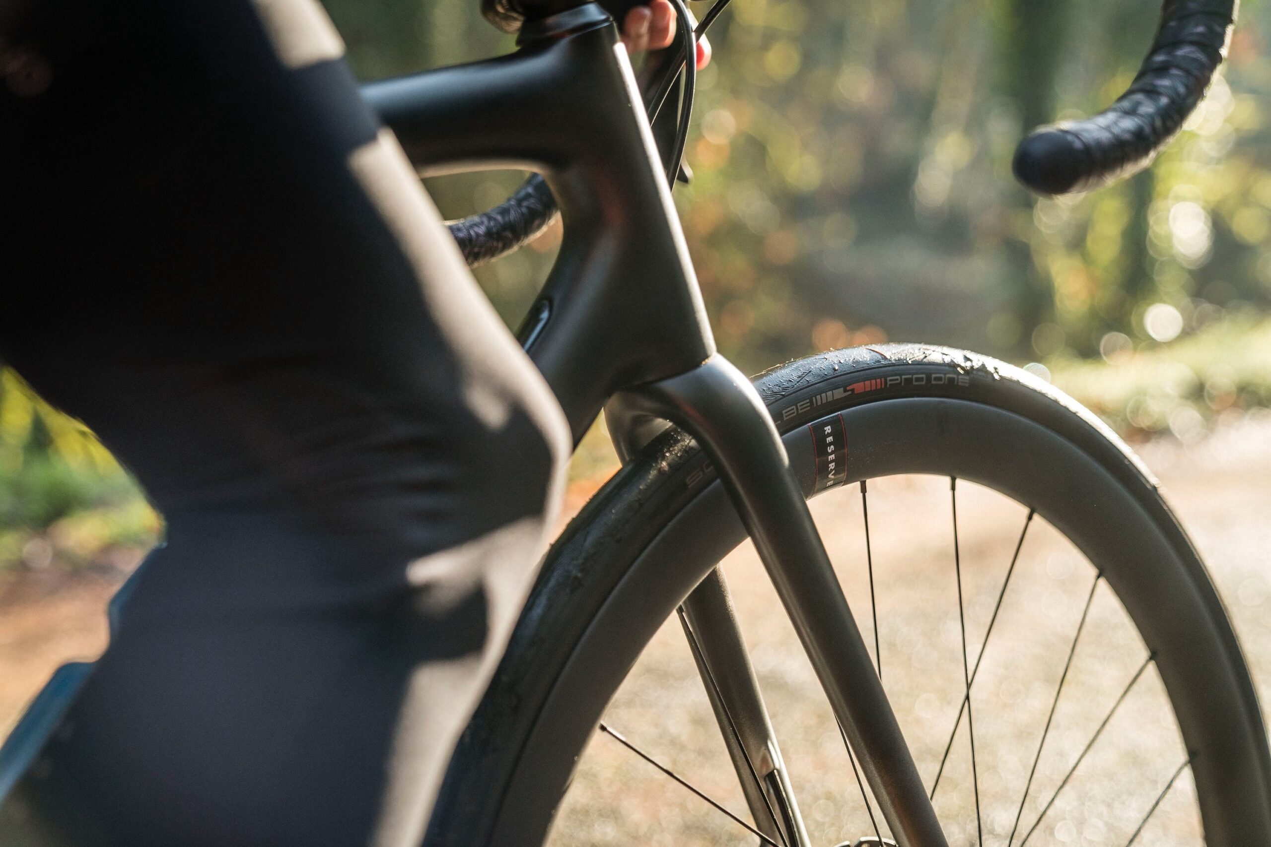 The Reserve 40|44 road wheels mounted with the Schwlabe Pro One TLE 30c tires