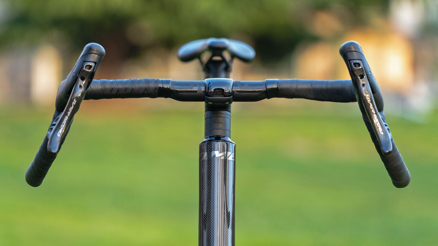 Chris King AeroSet 1 2 integrated internal routing headsets, in a Time carbon gravel bike