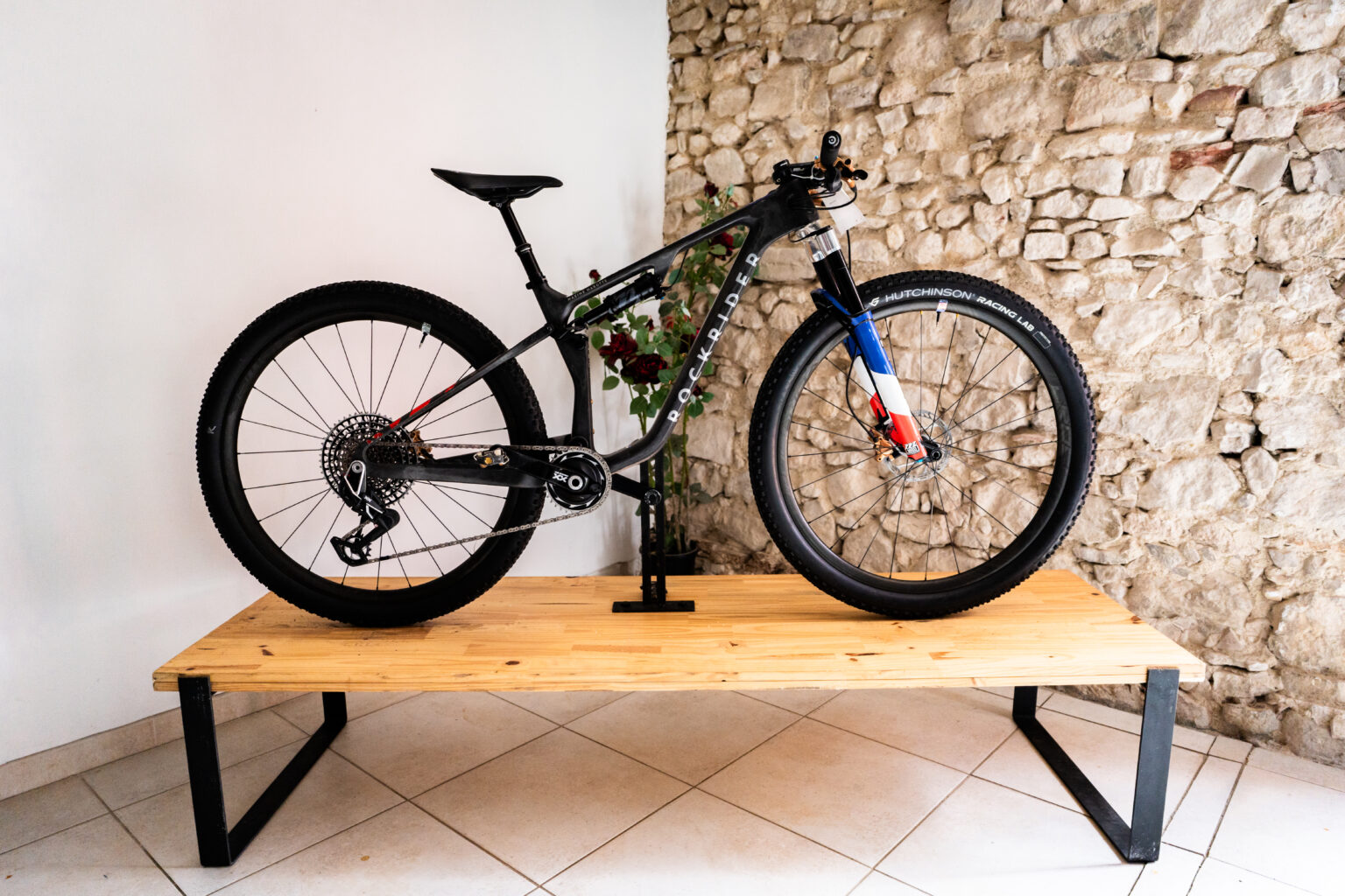 Hutchinson Python Race bike
